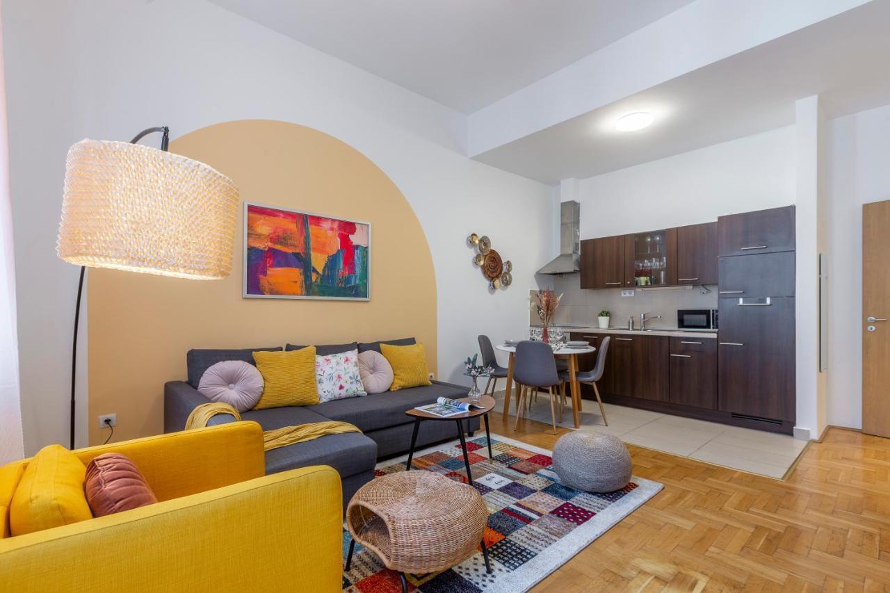 Cozy Home By Bella In The Heart Of Budapeste Exterior foto