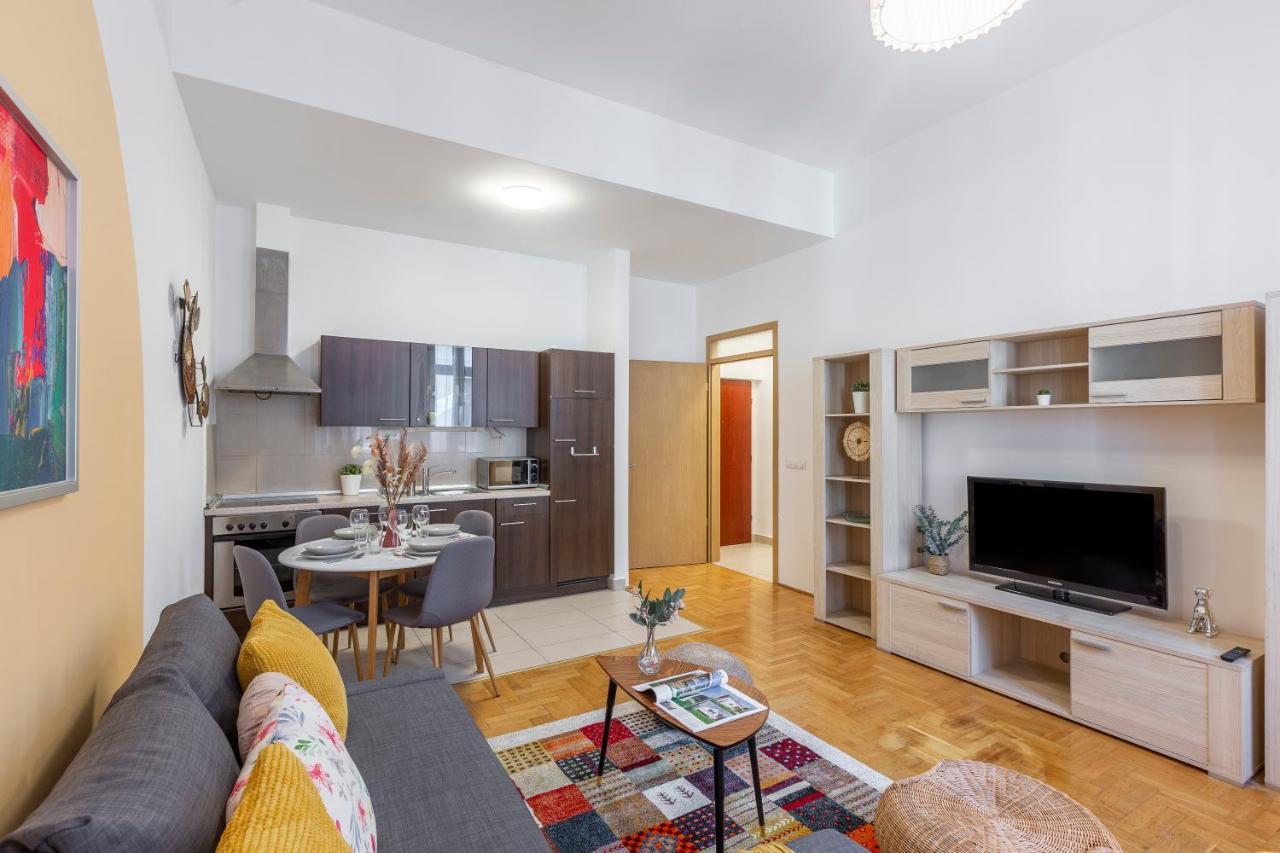 Cozy Home By Bella In The Heart Of Budapeste Exterior foto