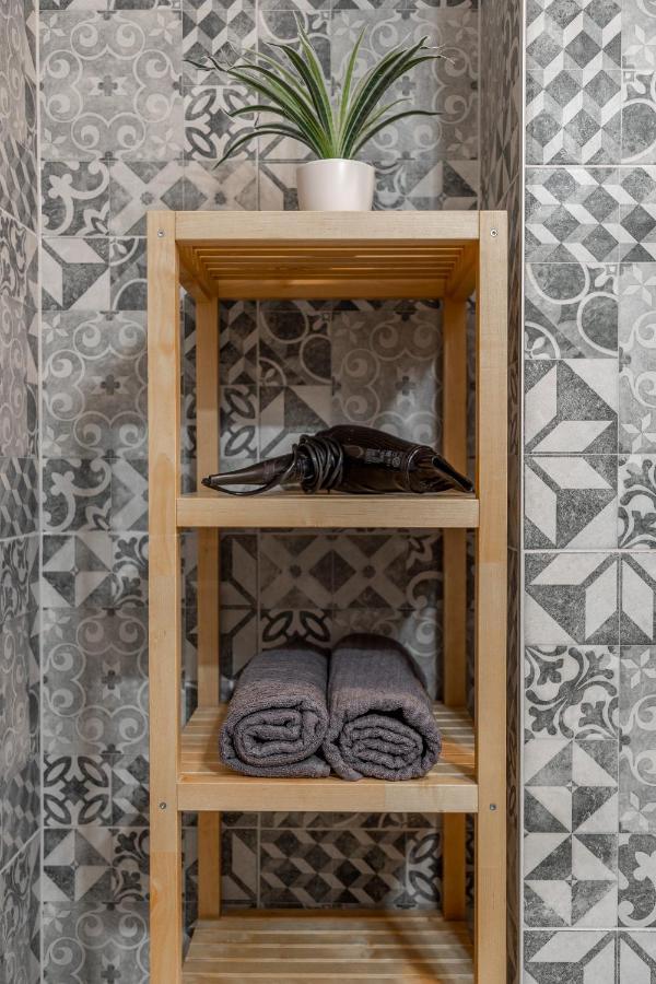 Cozy Home By Bella In The Heart Of Budapeste Exterior foto