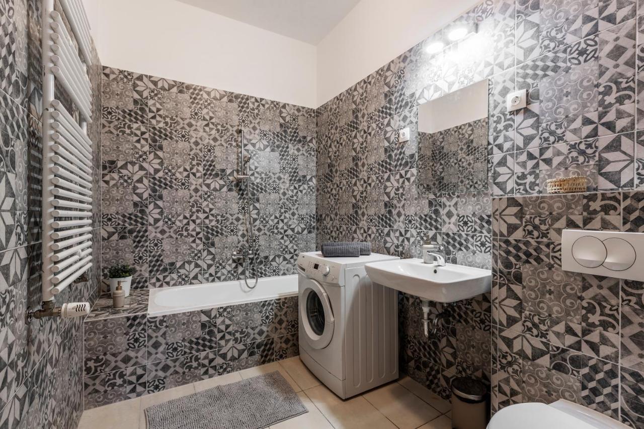 Cozy Home By Bella In The Heart Of Budapeste Exterior foto
