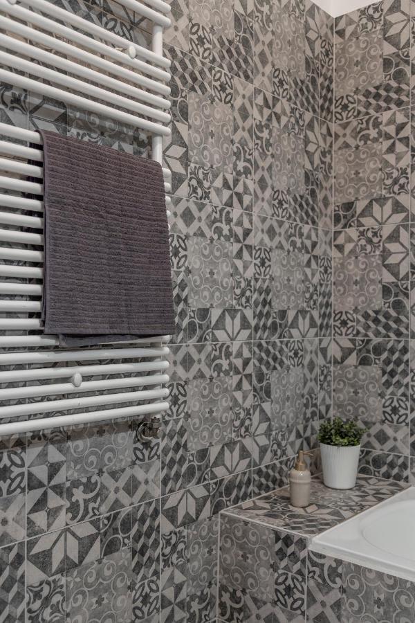 Cozy Home By Bella In The Heart Of Budapeste Exterior foto